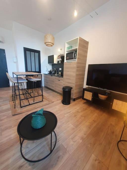 -Garrigue- Face A La Cite Medievale Studio Terrasse Classe 4☆ การ์กาซอน ภายนอก รูปภาพ